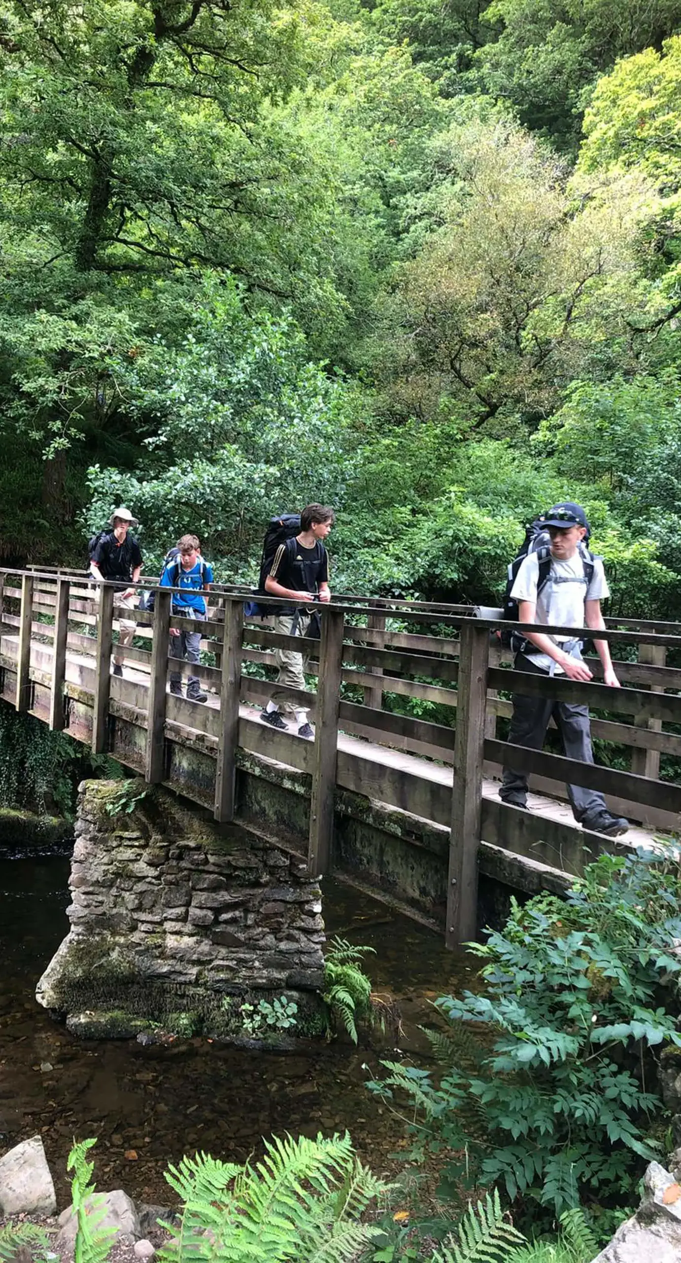 Ryde pupils cross bridge on Silver D of E expedition