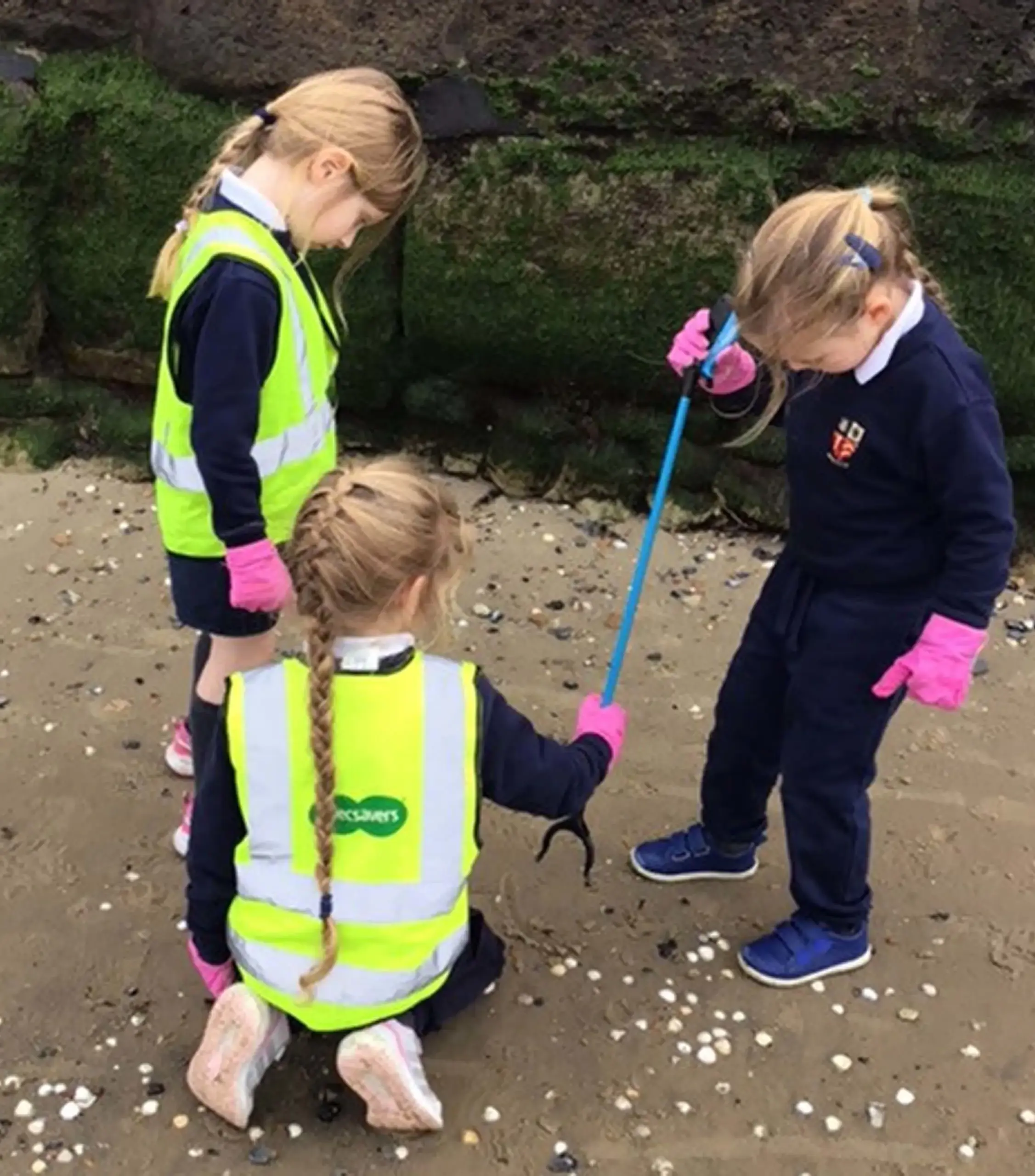 Ryde School Prep pupils cleaning up at the beach